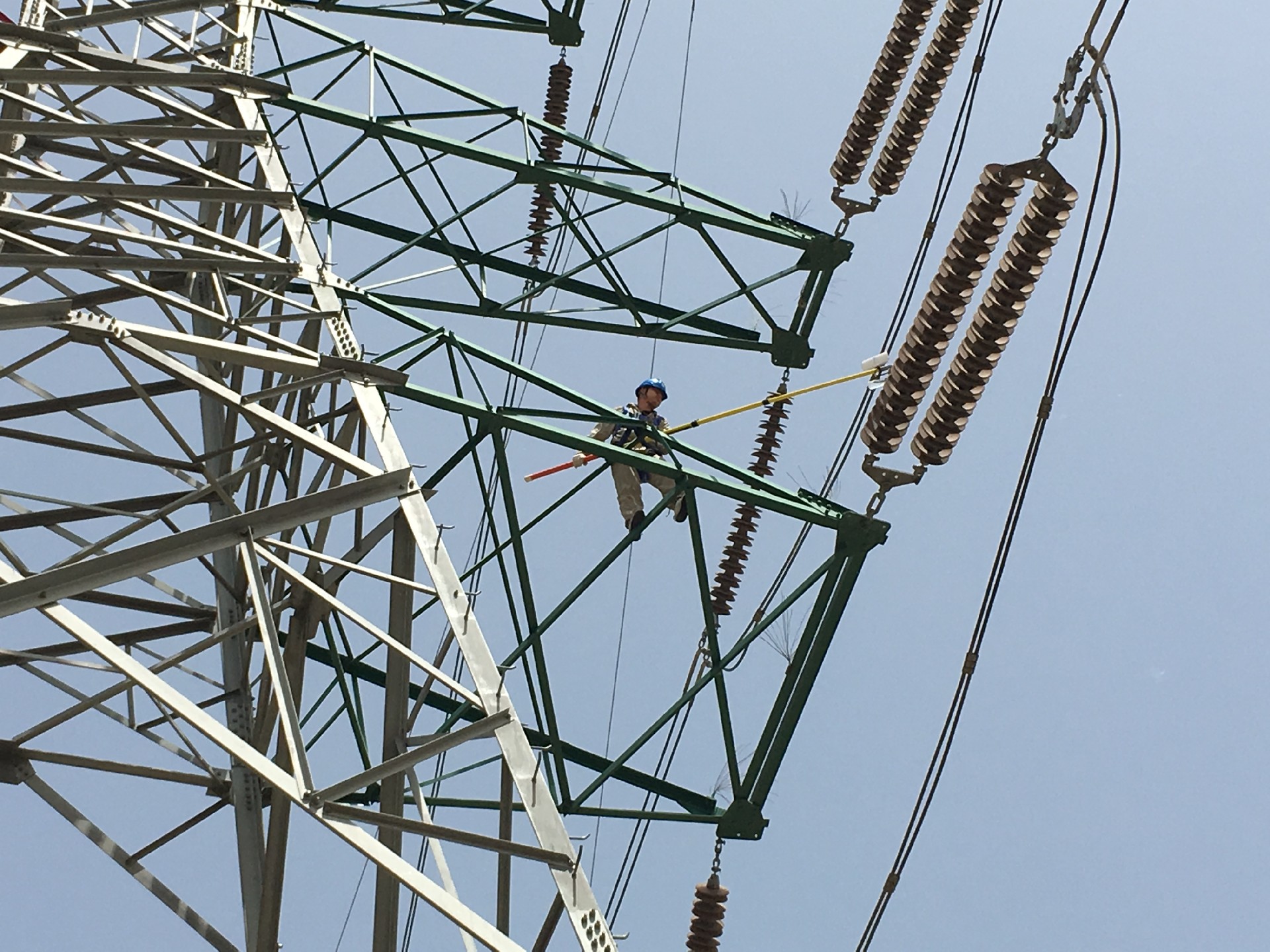 HC1絕緣子憎水性測(cè)試儀測(cè)量現(xiàn)場(chǎng)